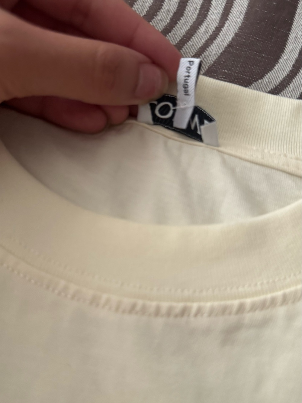Loewe Cream T-Shirt with Brown Patch Pocket - Picture 6 of 9